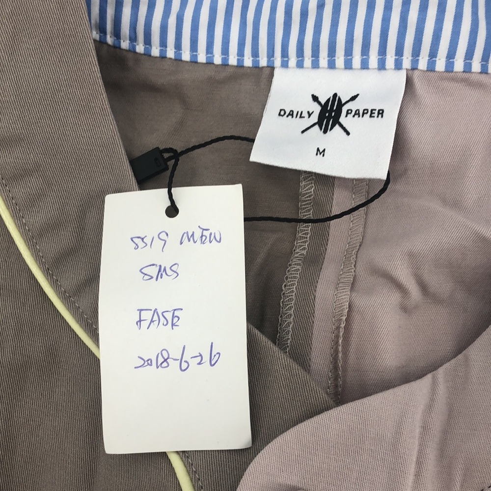 NEW! Daily Paper Button Up - Medium - Picture 4 of 8
